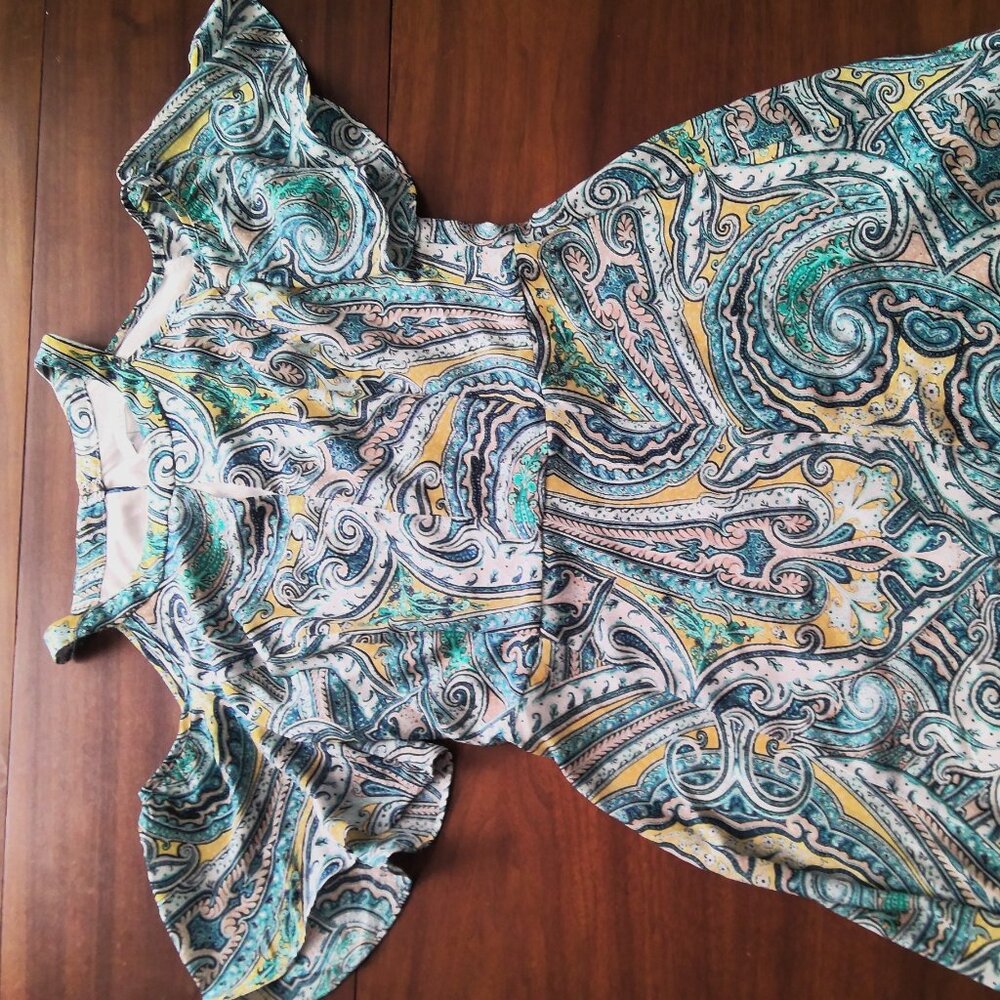 White House Black Market Dress! Sz 4 Paisley keyhole neck